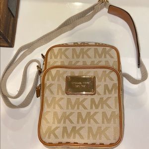 Michael Kors Flight Bag - Camel